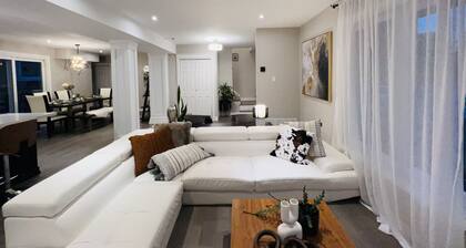 Luxurious Home in Mississauga Golf and Country Club