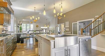 Grovenor. Sleeps 14. Family Home. Triple Garage.