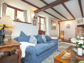 Fireplace - 3 bedroom accommodation in Kentisbeare (Kentisbeare)