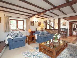 Fireplace - 3 bedroom accommodation in Kentisbeare (Kentisbeare)