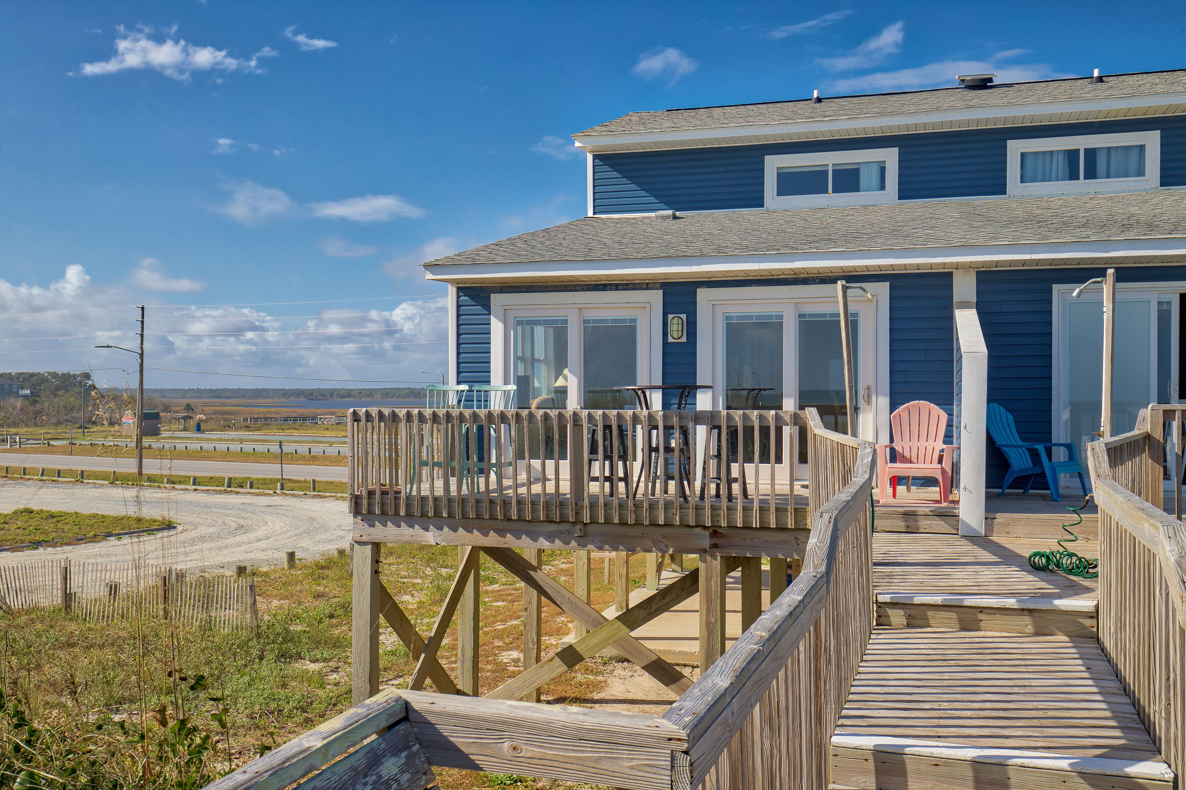Ocean-view townhome - beach access, central AC, W/D, ocean views - dog-friendly