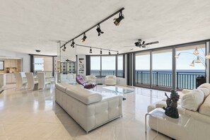 Smart-TV, Bücher, Drucker