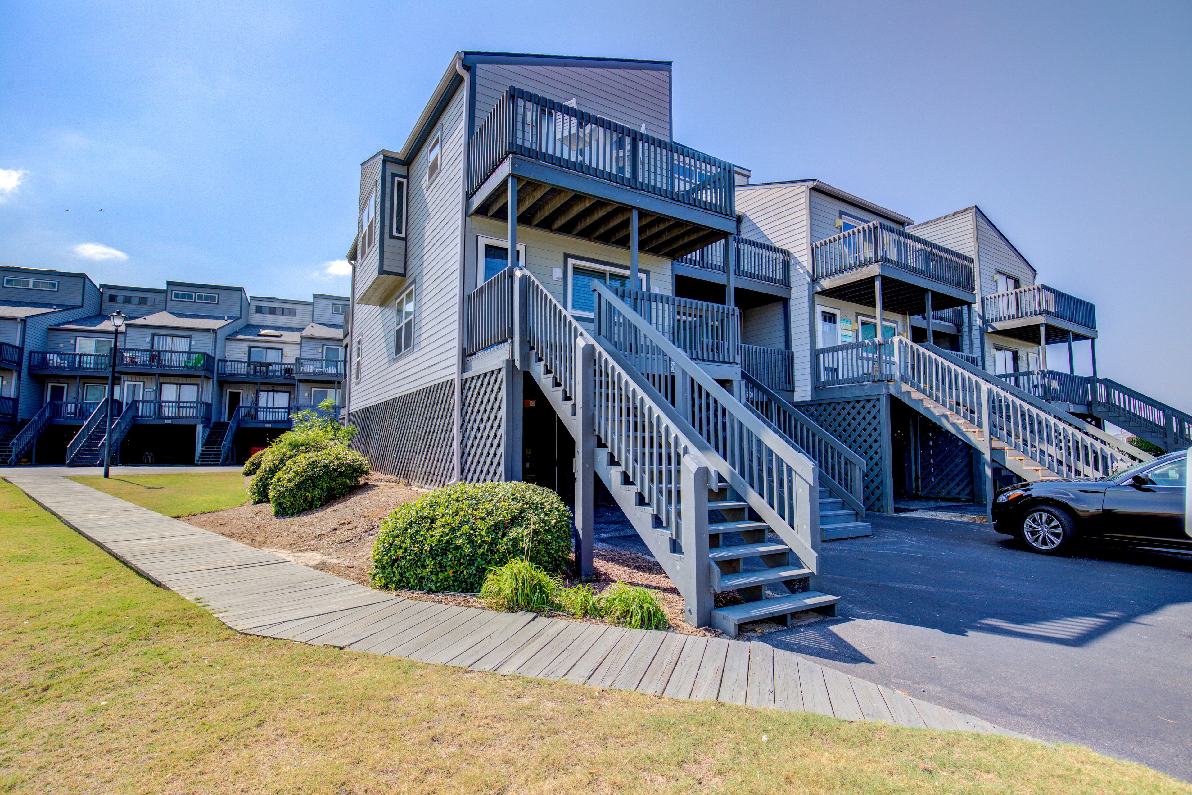 Shipwatch townhome with ocean views - beachfront community with pool - AC & W/D