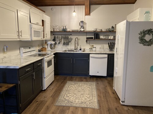 Church House - vaulted ceilings near ATSU/TSU/NRMC