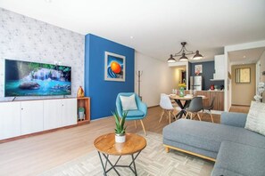 Smart-TV, Bücher, Drucker