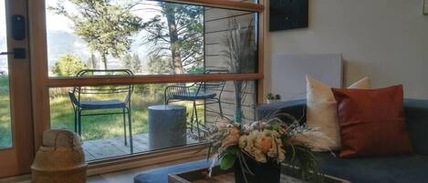 电视、壁炉、立体声音响