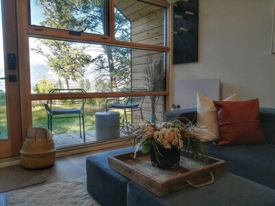 Moon Lookout, Tiny Home Mountain Escape on Acreage