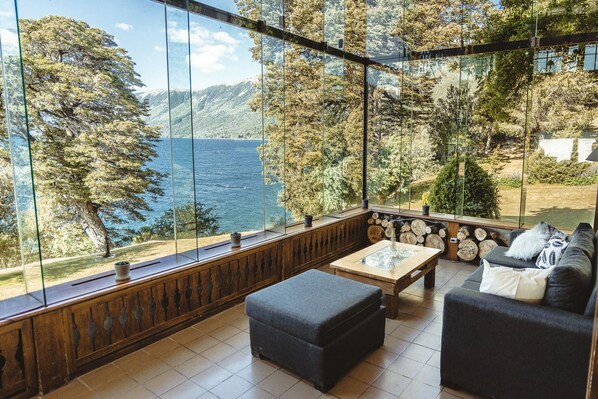 Living area - Mascardi Park Lodge & Hotel (Nahuel Huapi National Park)