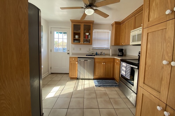 Frigorífic, microones, forn i placa de cuina