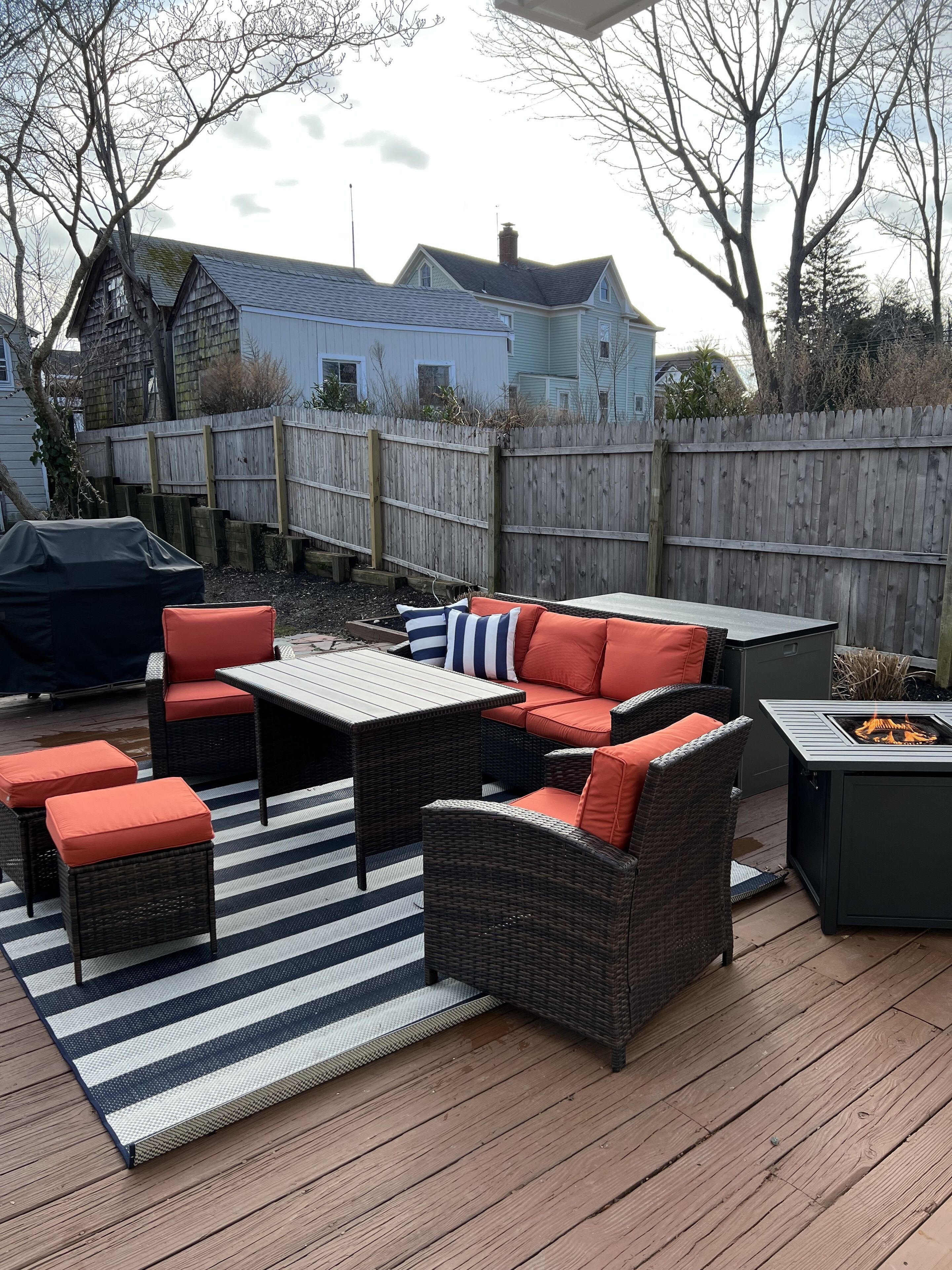 Newly renovated farmhouse - steps to Greenport Village