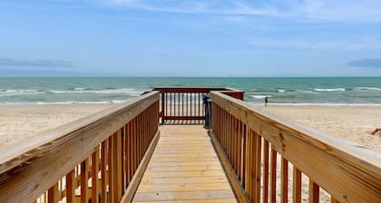 Topsail Dunes condo with oceanfront deck, oceanside pool & waterway-view porch