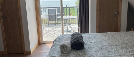 3 makuuhuonetta, silitysrauta/-lauta, internet, vuodevaatteet