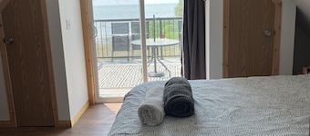 Lake Manitoba Sugar Point 4 season Cozy Getaway