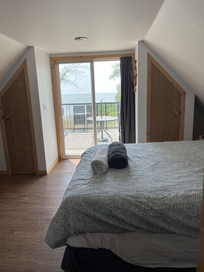 Lake Manitoba Sugar Point 4 season Cozy Getaway