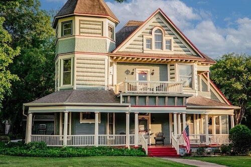 Four Winds Victorian Venue & Suites