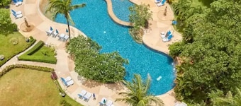 65m² PATONG BEACH, SMART TVs, FAST WIFI, POOL, GYM