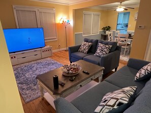 Smart TV, fireplace, books - Holiday house near the town and airport (Omaha)