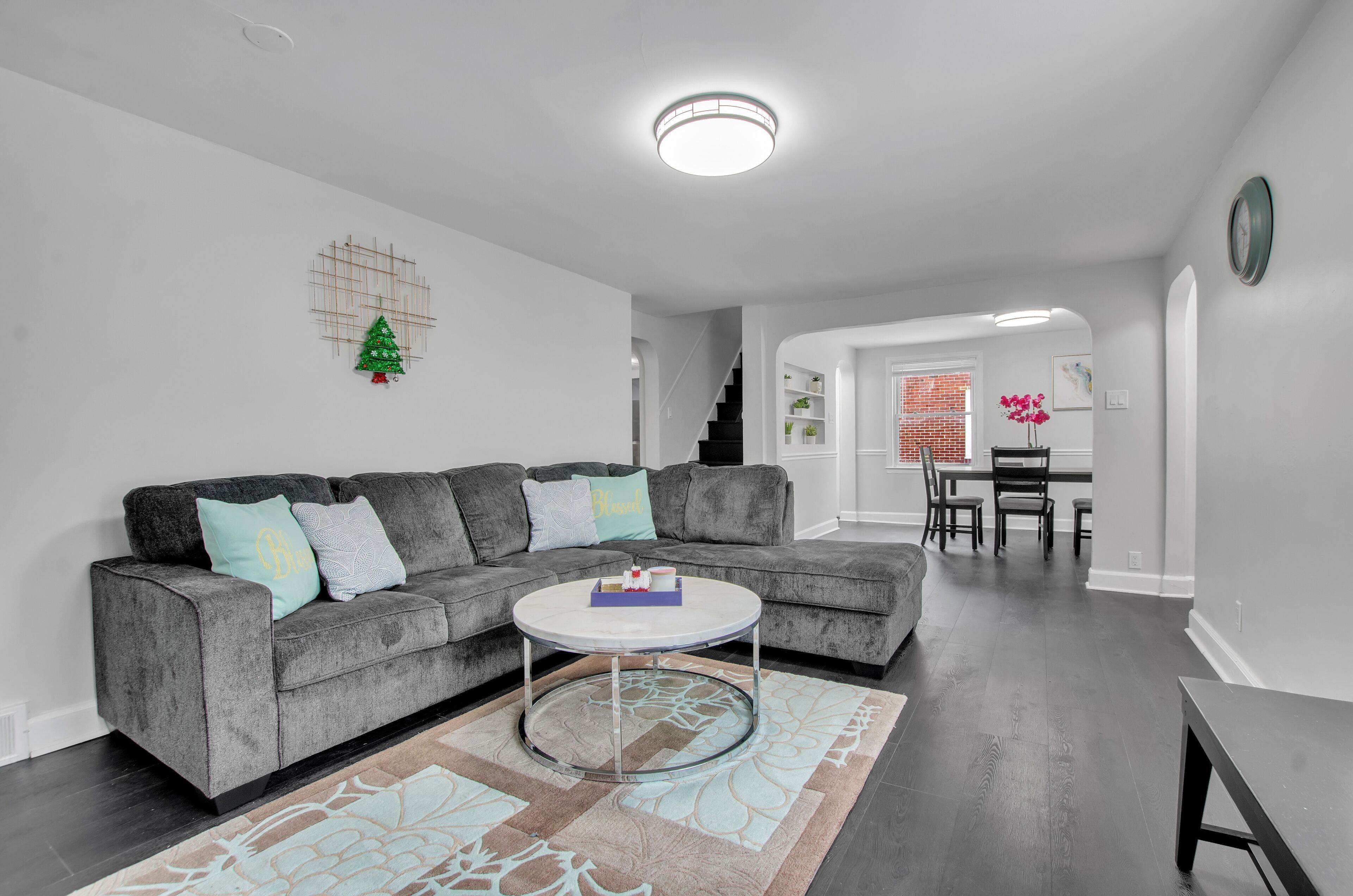 Modern and Quiet 3 bedroom house with parking