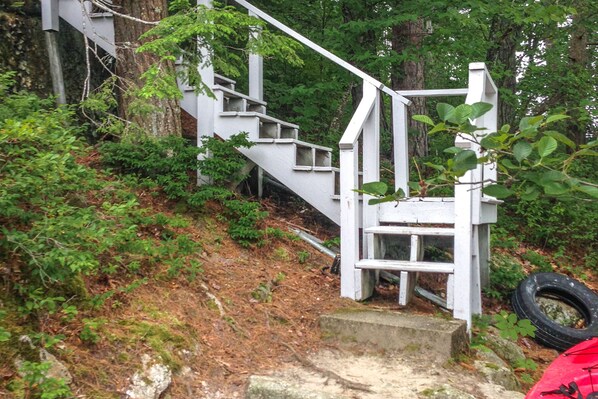 Property grounds - Lakefront house with beautiful & scenic lake views, private dock and kayaks (Meredith)