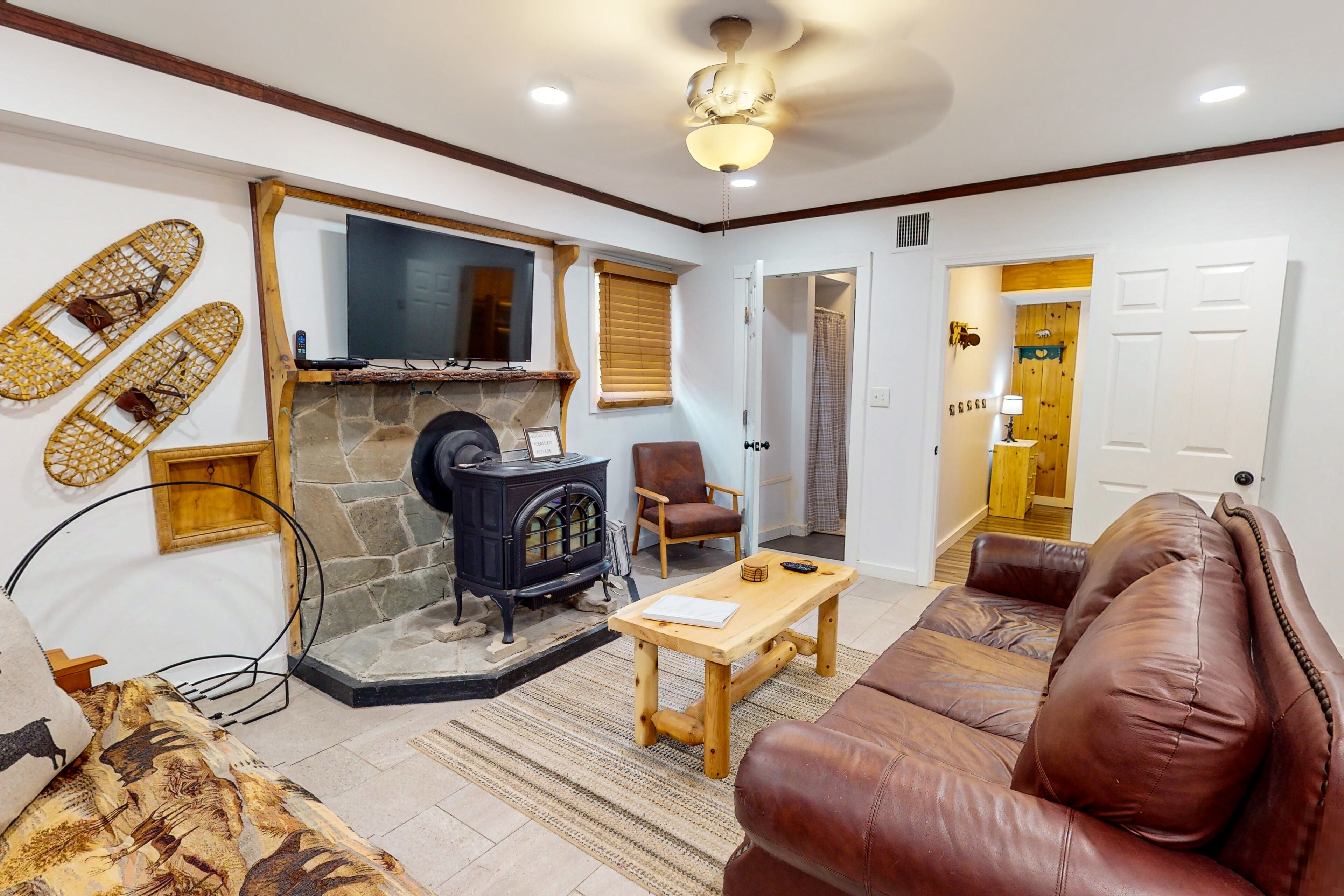 Dog-friendly home with a pool table, washer/dryer, firepit & beach access