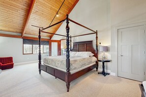 8 bedrooms, iron/ironing board, Internet, bed sheets