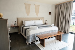 Deluxe Studio Suite | Premium bedding, memory foam beds, in-room safe, soundproofing - Bora Boutique - Adults Only (Puerto Escondido)