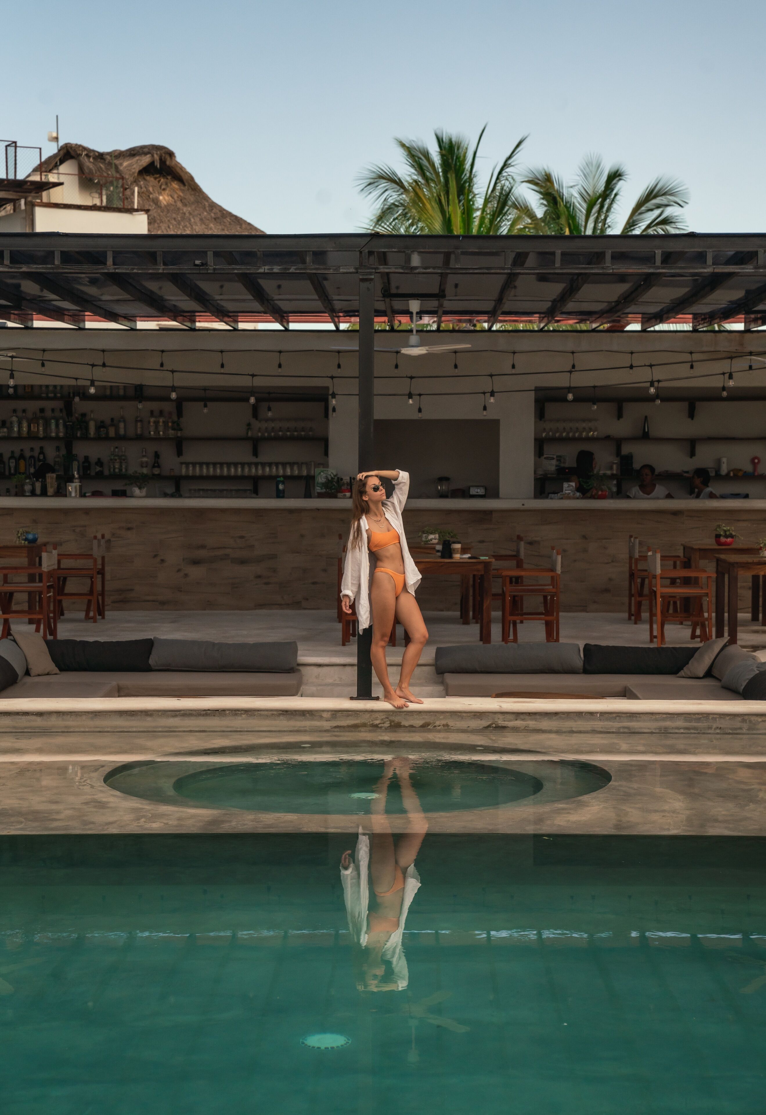 Bar junto a la piscina
