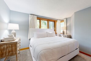 2 bedrooms, internet, bed sheets