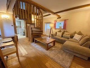 Living area - 2 bedroom accommodation in Hothfield (Hothfield)