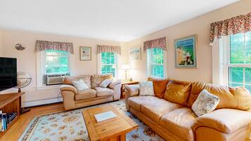 TV, DVD player, stereo