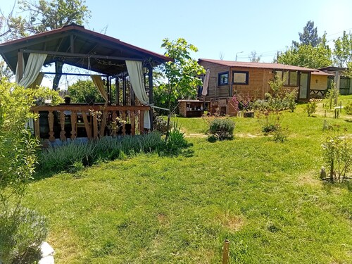 Charming 1-bedroom chalet in the mountains of Kiketi, near to Kiketi Farm.