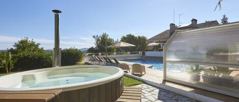 Indoor pool, outdoor pool