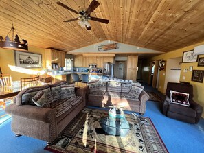 Smart TV, fireplace, DVD player, stereo