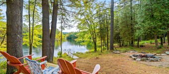 Dog-friendly riverfront house on 3 acres with private dock & deck - near skiing