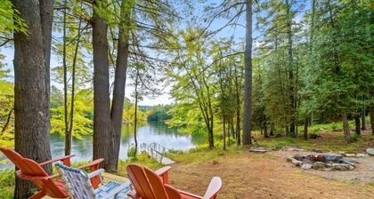 Dog-friendly riverfront house on 3 acres with private dock & deck - near skiing