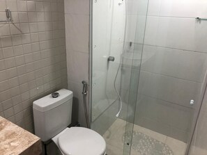 Bathroom - Bela Hospedagem-EcoSummer Duplex Tambaú (João Pessoa)