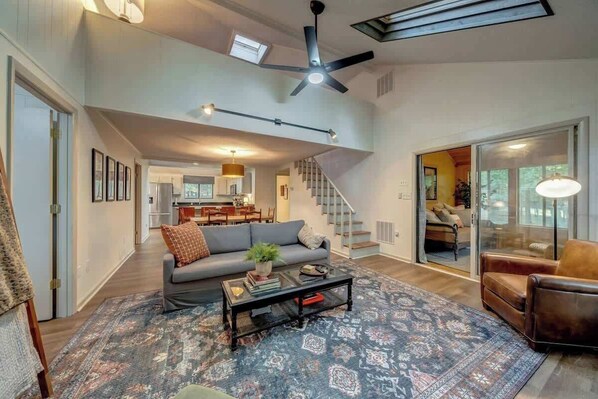 Televisión, oficina