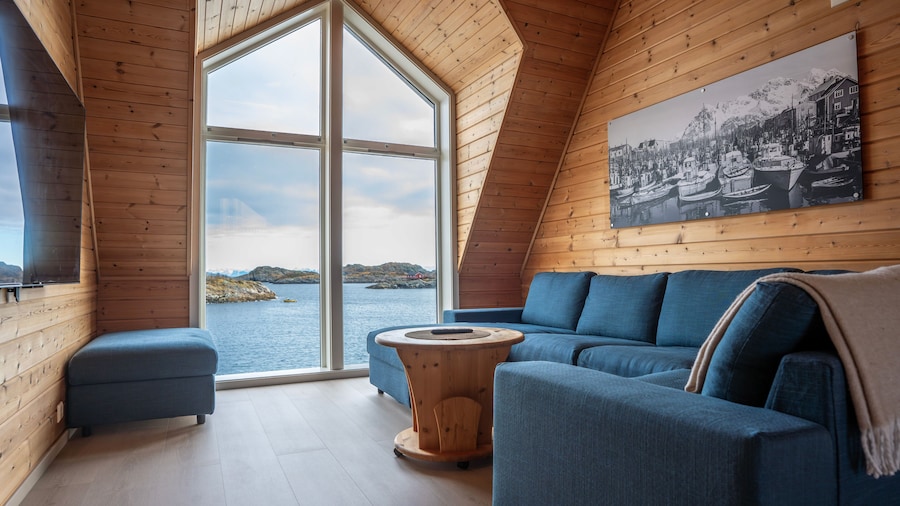 HenningsvĂŠr Rorbuer