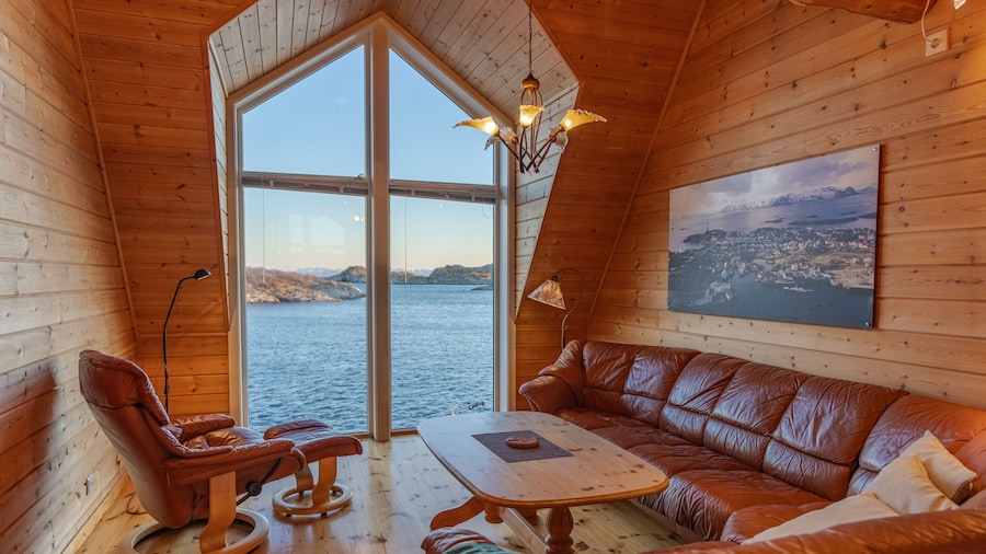 Henningsvær Rorbuer