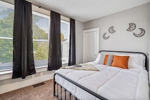 4 bedrooms, travel crib, free WiFi, bed sheets