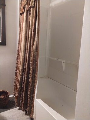 Interior - (2) Peaceful rooms in binghamton (Binghamton)