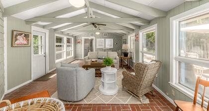 The Roosevelt Suite (2 BEDROOMS/2 BATHS)