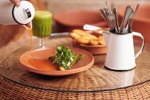 Petit déjeuner préparé sur commande servi tous les jours en supplément