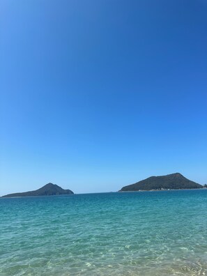 Sun-loungers, beach towels - 'Casa Keys' Shoal Bay Boutique Coastal Home (Shoal Bay)