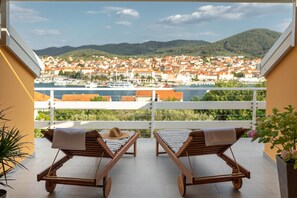 Property grounds - Apartment Dragojevic - Two bedroom apartment with Terrace and Sea View (Vela Luka)
