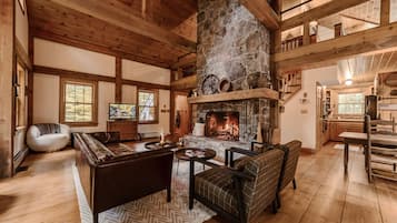 Smart TV, fireplace