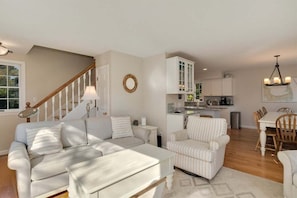 TV, stereo - Orleans Resort Style Living with Pool and Hot Tub (Orleans)