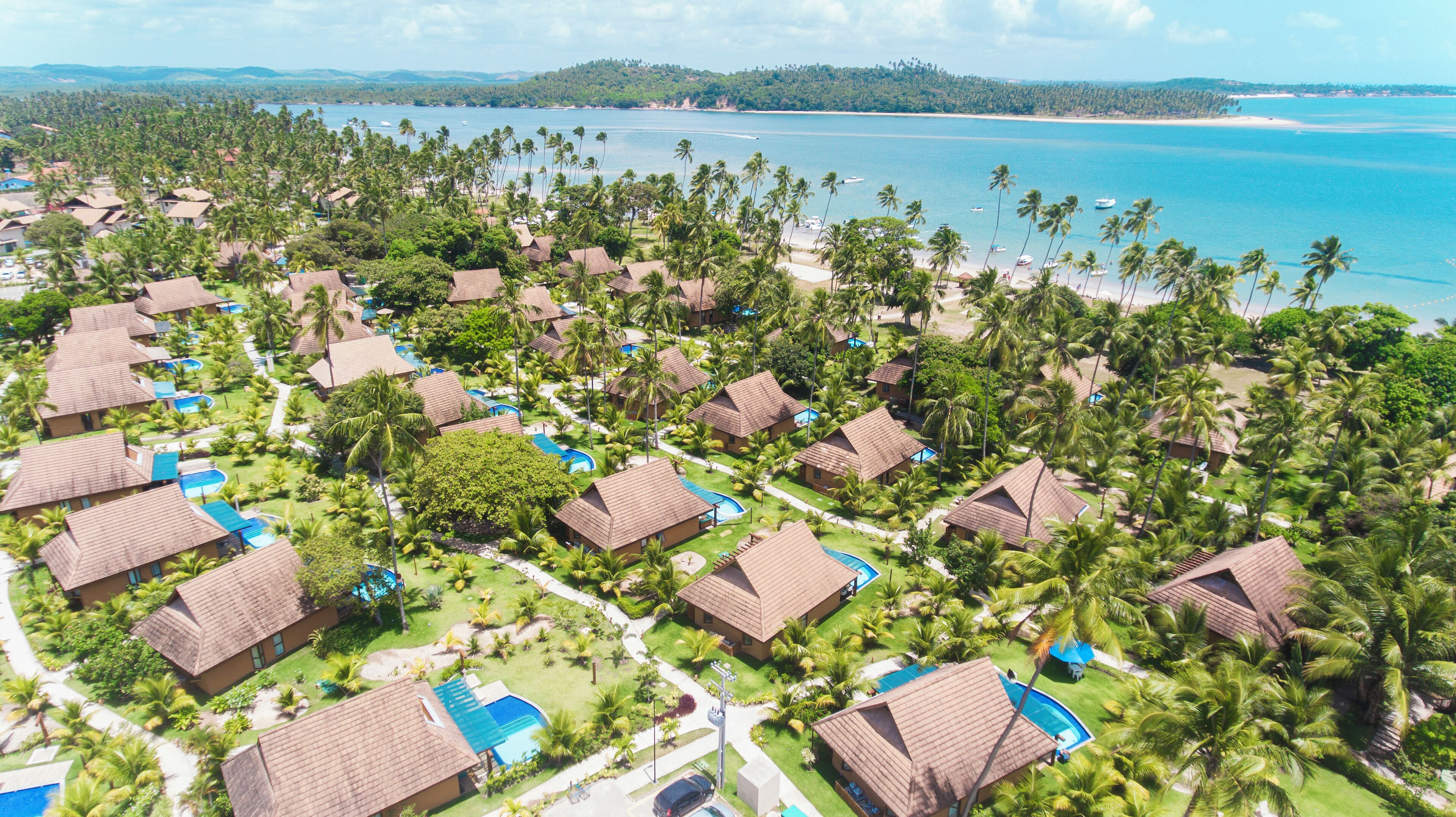 På stranden og hvit sand