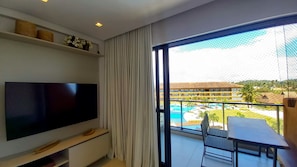 Basic Apartment | Living area