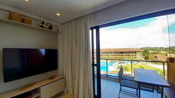 Basic Apartment | Living area